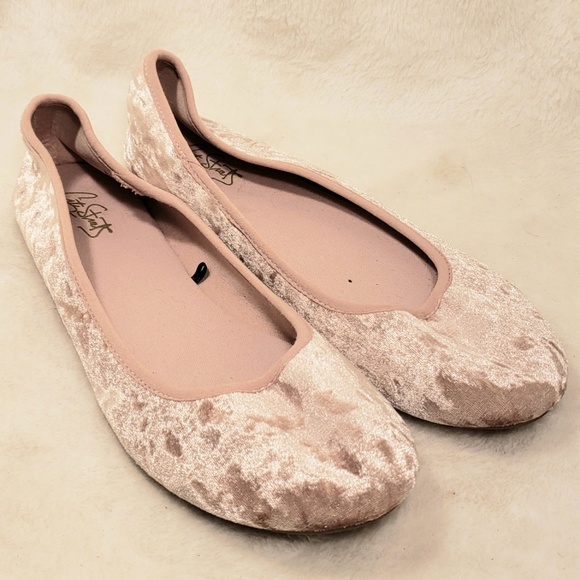 city streets ballet flats